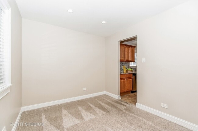 Building Photo - 9119 Lincoln Ct