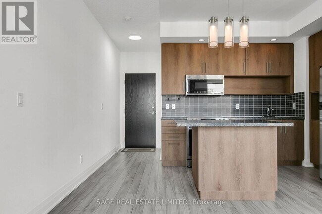 Photo du bâtiment - 120-2120 Homewood Ave