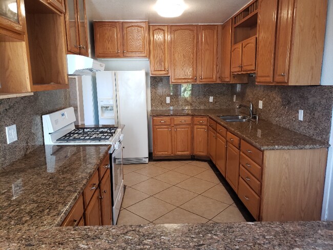 Foto del edificio - 2133 Dunn Ave