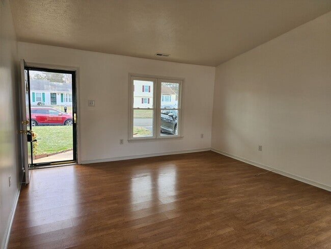 Building Photo - 5506 Dendron Dr