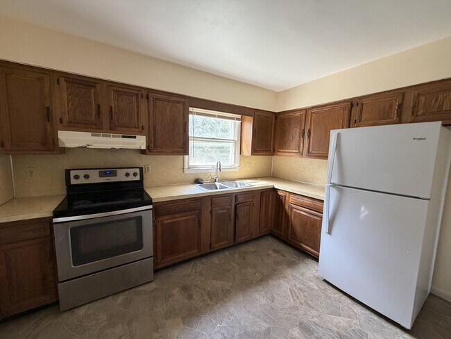 Building Photo - 8218 Brown Rd