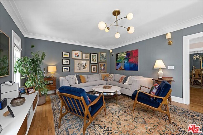 Building Photo - 379 N Ridgewood Pl