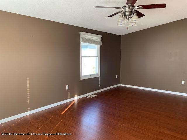 Building Photo - 15 Brookview Ln
