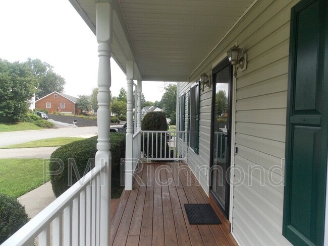 Building Photo - 6055 Walking Path Ln
