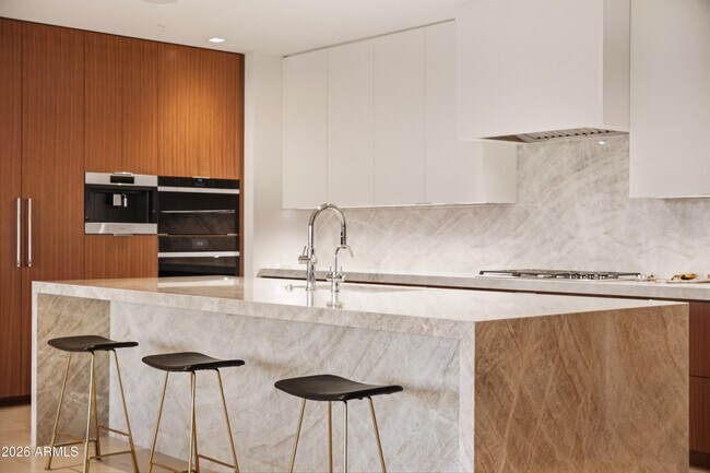 Foto del edificio - 6587 N Palmeraie Blvd
