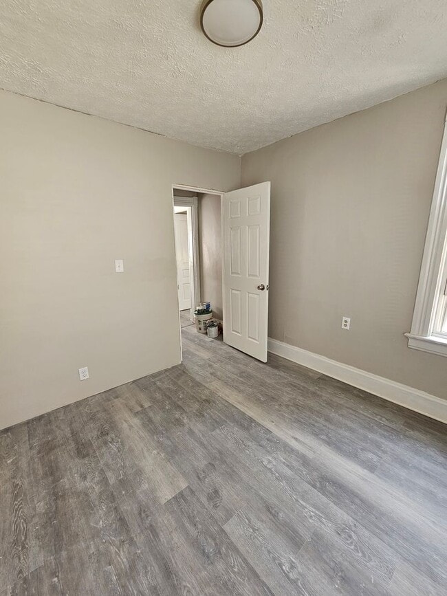 Building Photo - 6710 Vine St