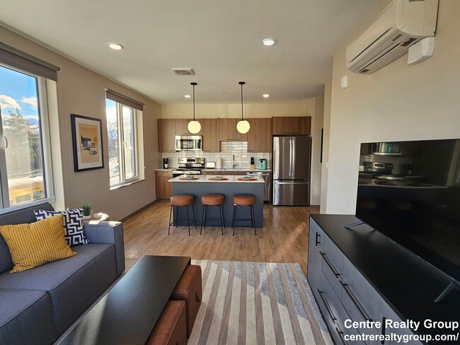 Building Photo - HOT ALLSTON LISTING!!!!
