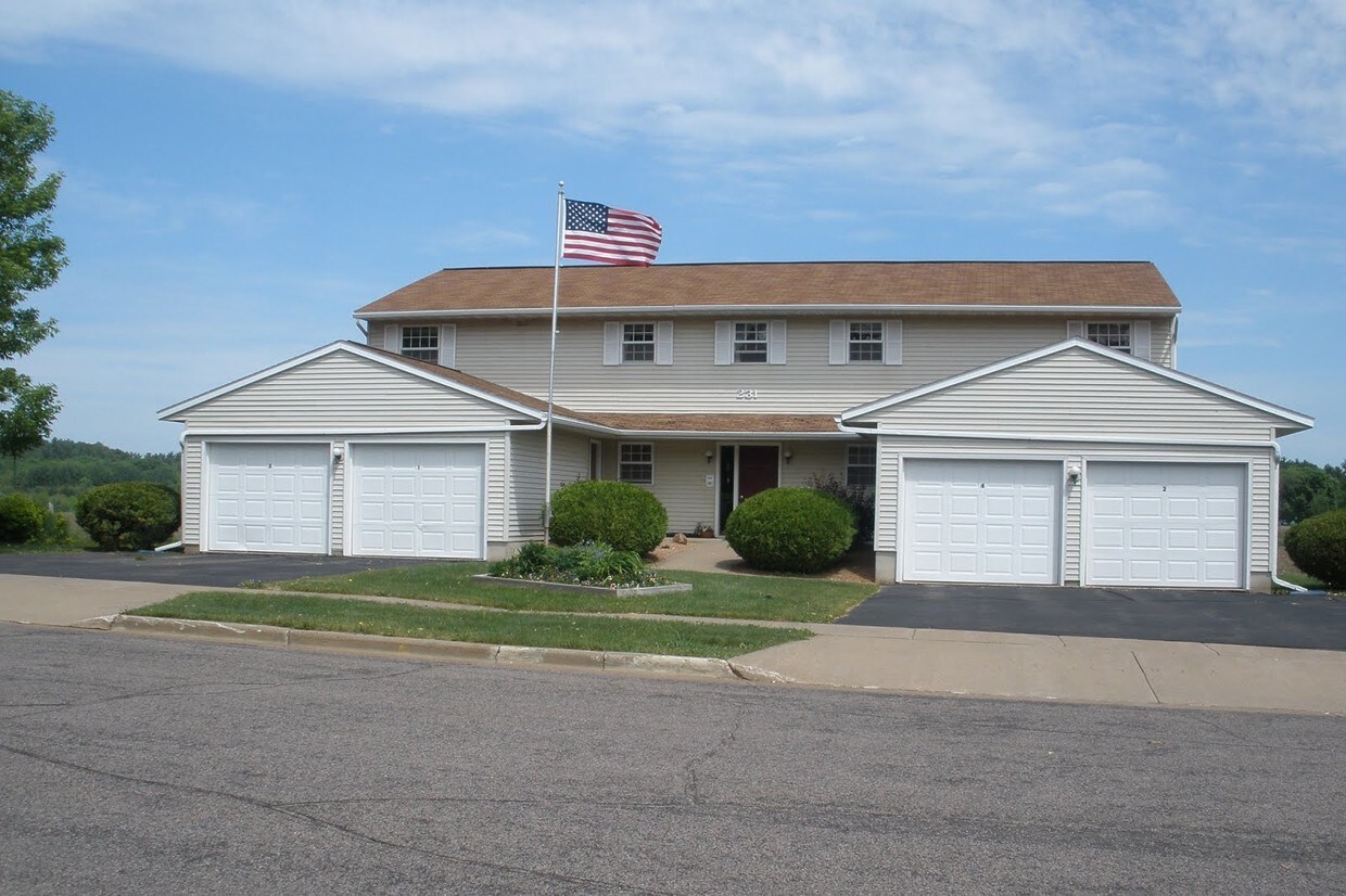 231 Garfield Ave Unit 4, Fall Creek, WI 54742 Condo for Rent in Fall