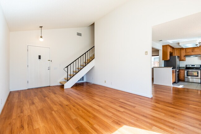 Foto del edificio - 5362 Studebaker Cir