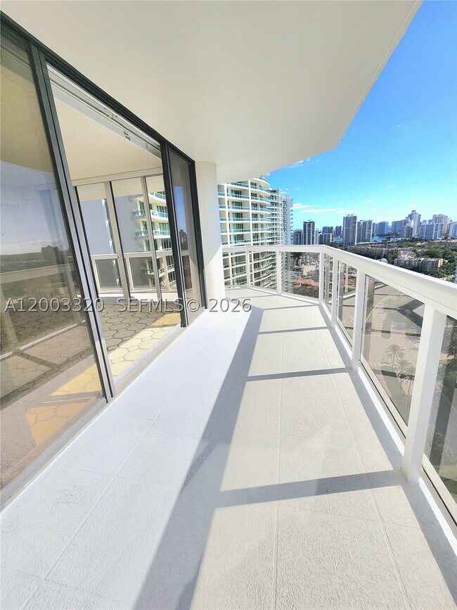 Building Photo - 20185 E Country Club Dr
