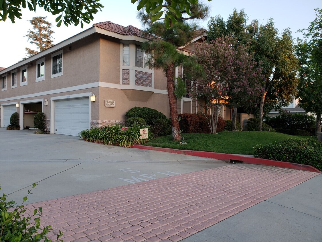 Foto principal - 1202 N Sunflower Ave