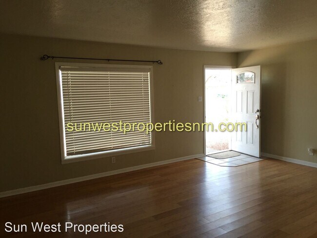 Building Photo - 3 br, 1 bath House - 2627 Mossman Dr.