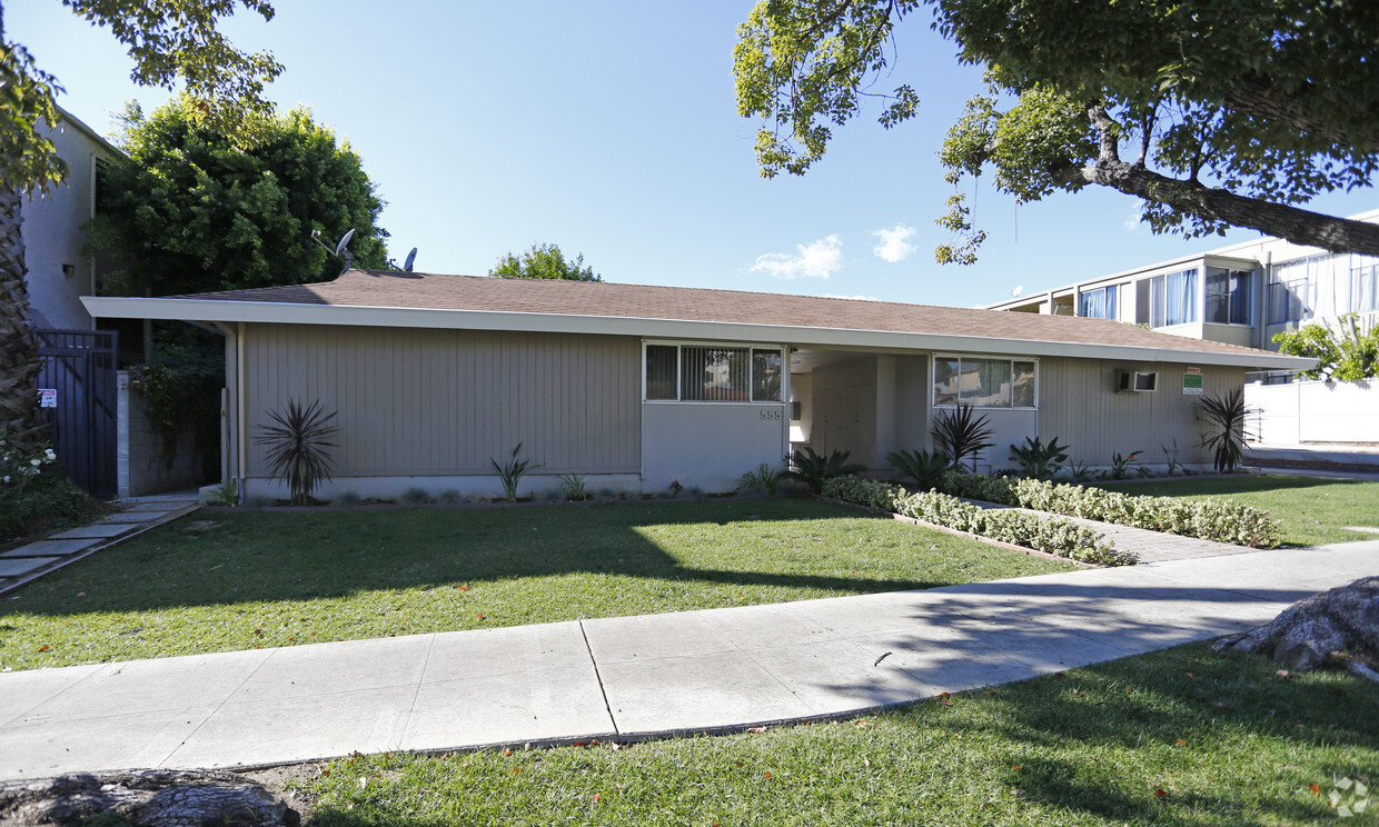 Building Photo - 555 S Los Robles Ave