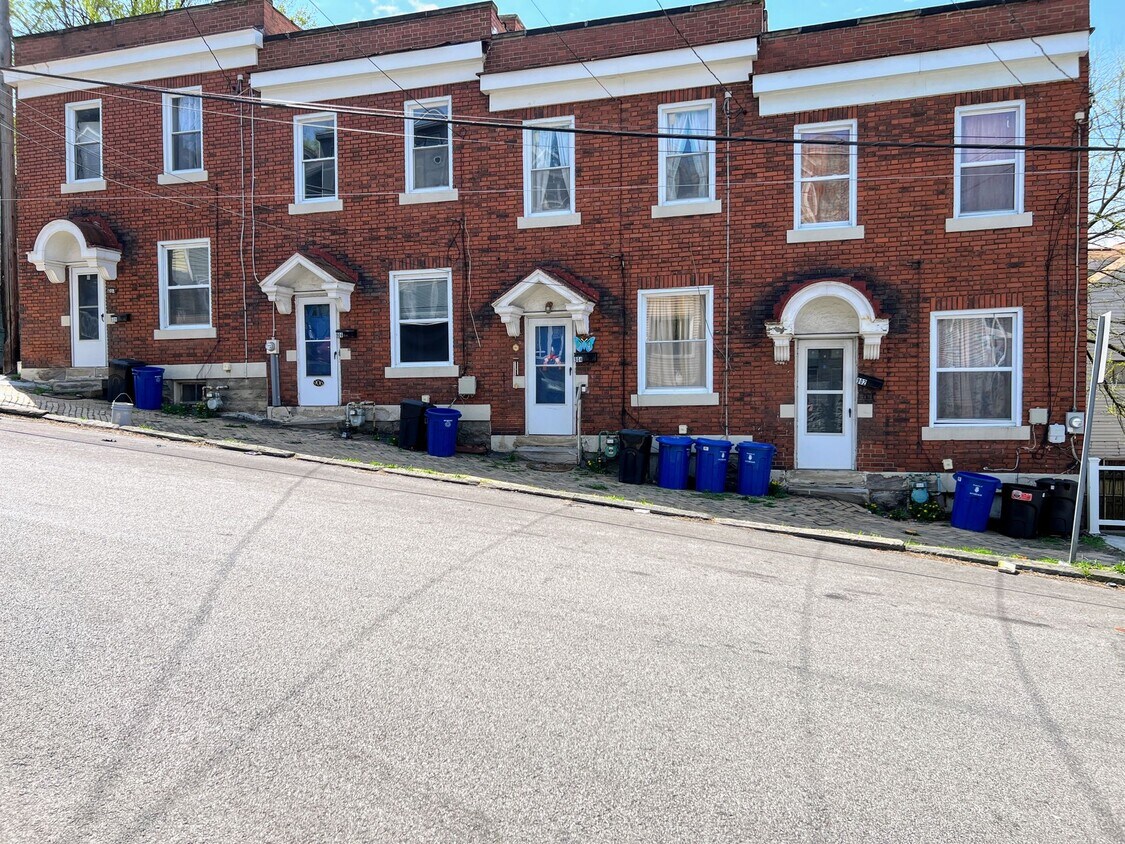 Primary Photo - Updated 2BR Row Home in Lawrenceville – Ce...