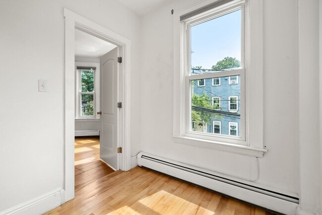 Building Photo - 82 Webster St
