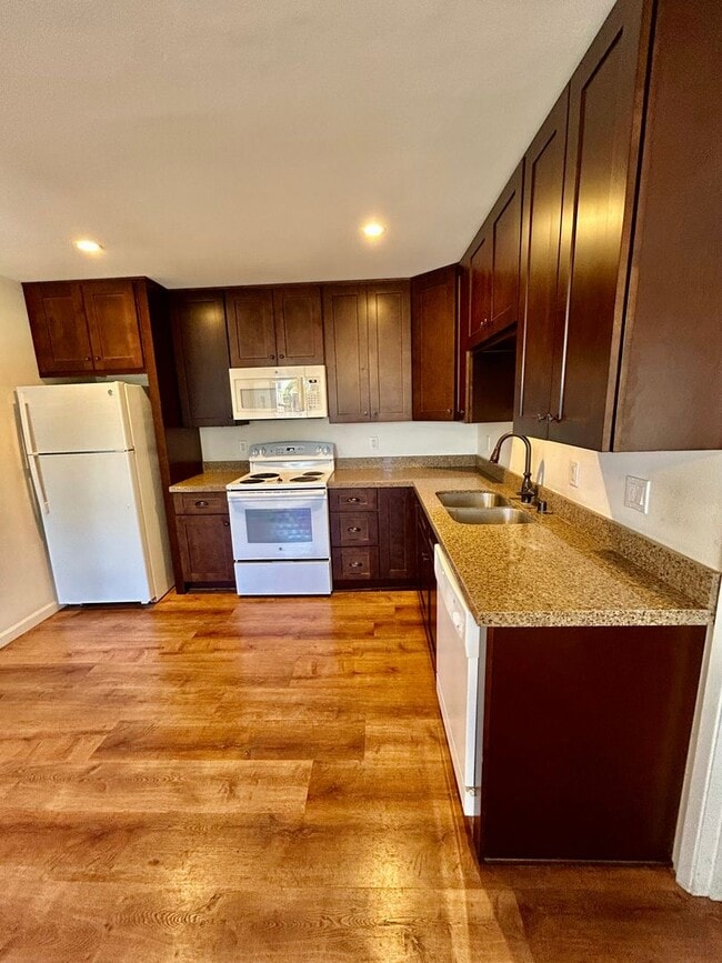Building Photo - 4960 Clairemont Mesa Blvd