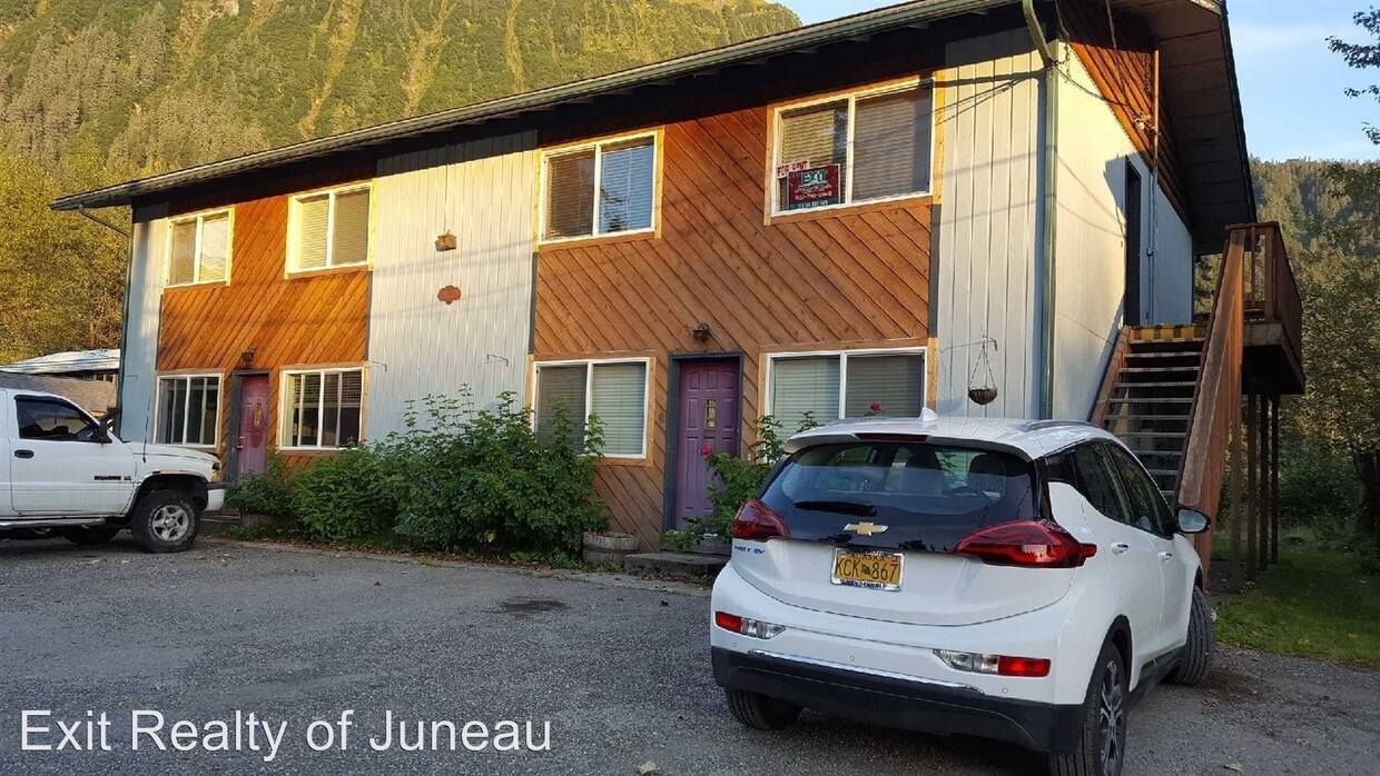 4044 Delta Dr, Juneau, AK 99801 Room for Rent in Juneau, AK