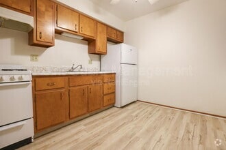 Building Photo - 5828 Erskine St