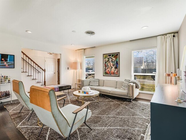 Foto del edificio - 5602 Windward Dr