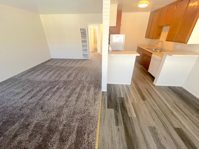Foto del edificio - 2115 Placentia Ave