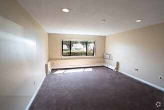 Building Photo - 6 Hallmark Gdns