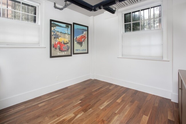 Building Photo - 274 Marlborough St