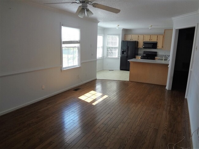 Foto del edificio - One Level Duplex with Garage