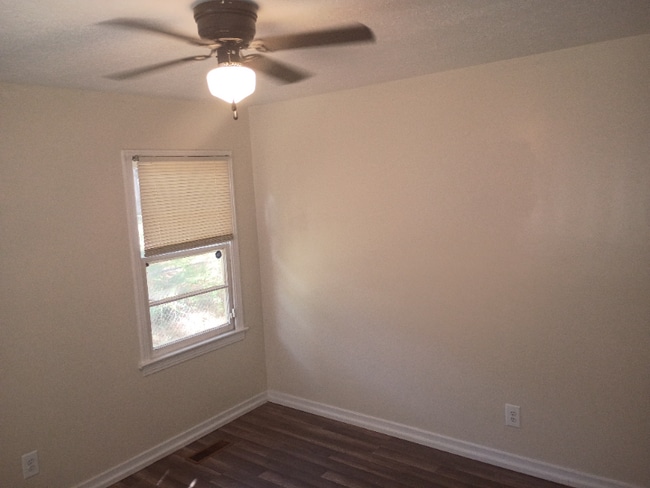 Foto del edificio - 3112 Revere St