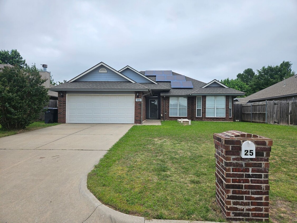 (3) Bed/(2) Bath in SW OKC/Moore Avail NOW! Pet Negotiable! - (3) Bed/(2) Bath in SW OKC/Moore Avail NOW! Pet Negotiable!