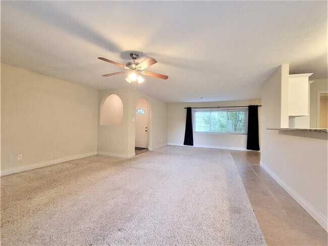 Foto del edificio - 721 Academy Ln