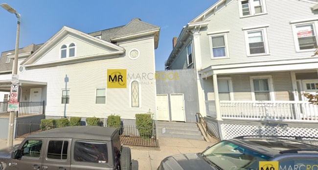 Building Photo - 369 Dorchester St
