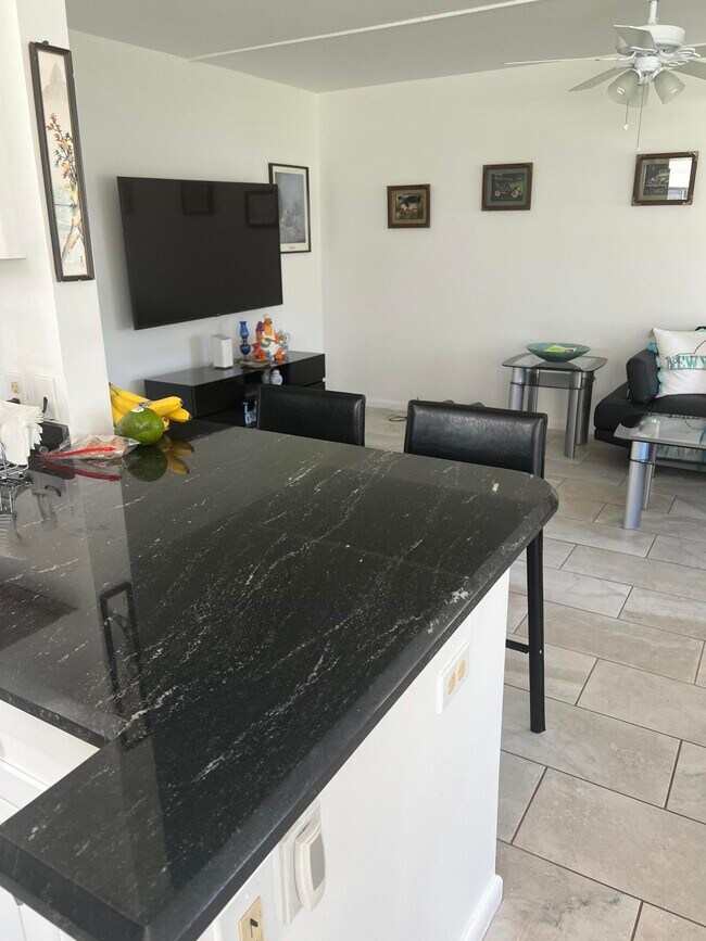 127 Mansfield D, Boca Raton, FL 33434 Condo for Rent in Boca Raton