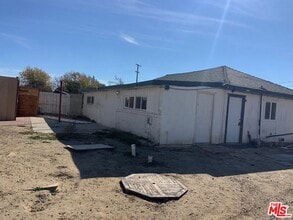 Building Photo - 4908 Fort Tejon Rd