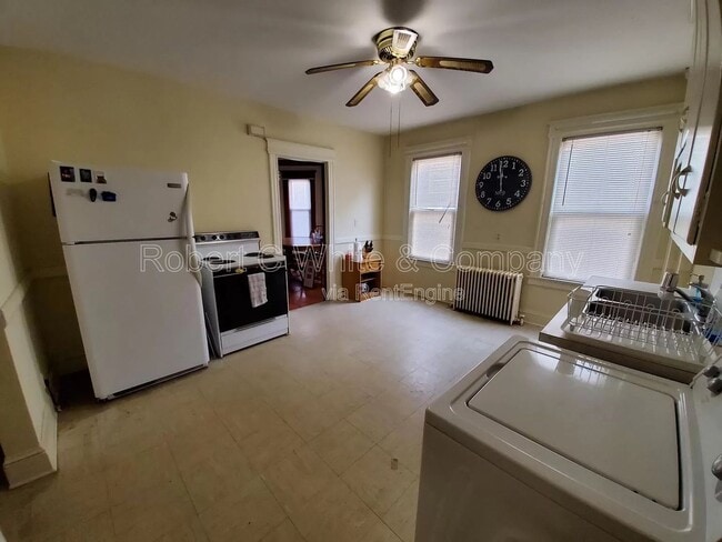 Building Photo - 137 Liberty St