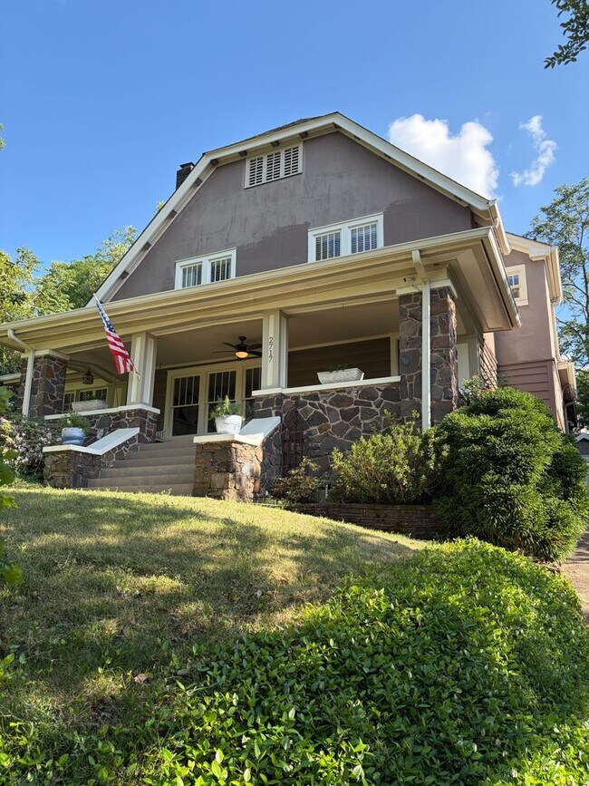 Foto del edificio - Your Ideal Highland Park Home Awaits – Space, Charm & Location