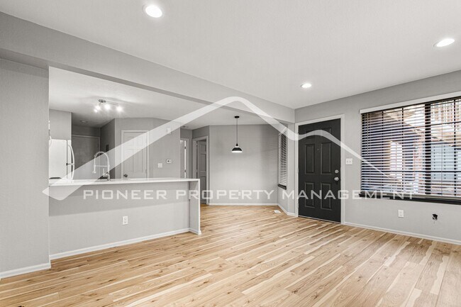 Foto del edificio - Spacious Condo with Washer/Dryer and Centr...
