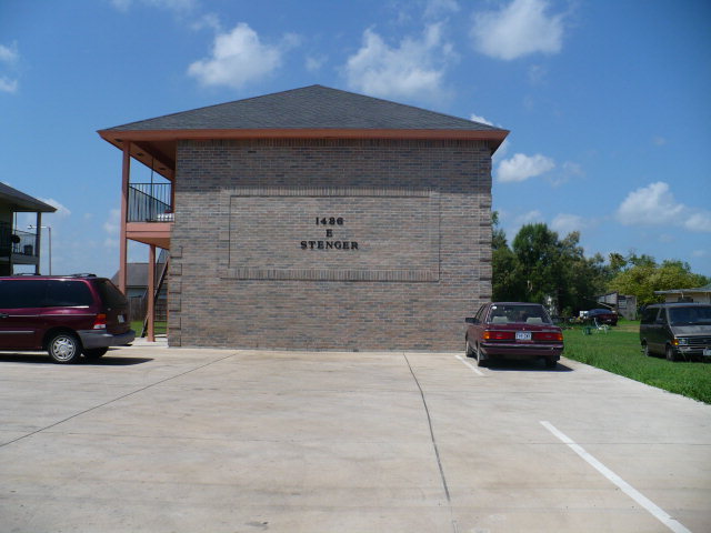 Building Photo - 1486 Stenger St