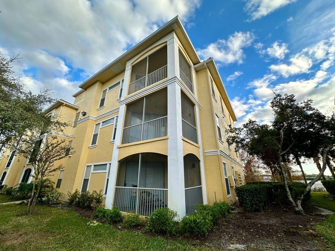 Primary Photo - Spacious 2BR/2BA Visconti Condo Located on...