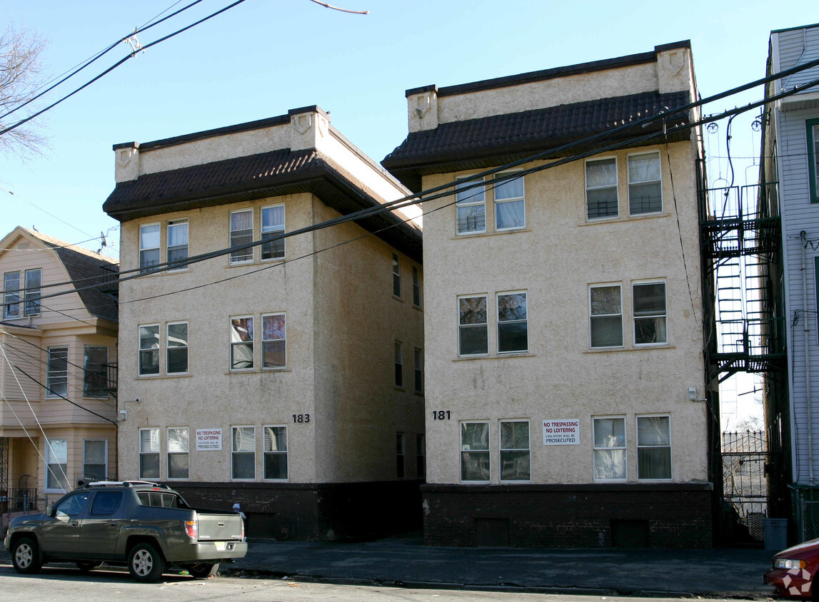 Primary Photo - 179 Woodside Ave