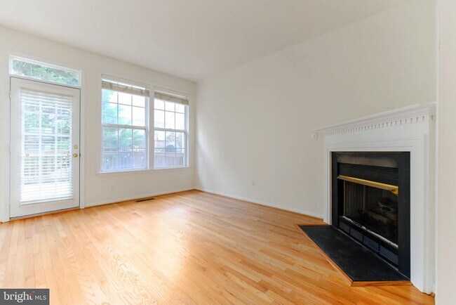 Foto del edificio - 2621 Tarleton Corner Dr