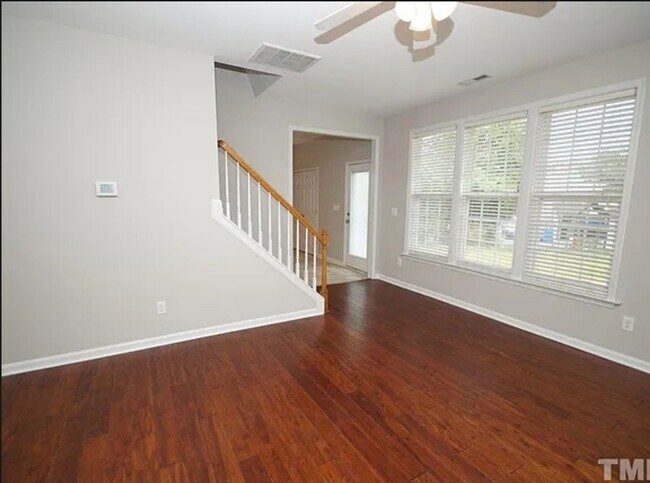 Foto del edificio - Charming 3BR House in Clayton