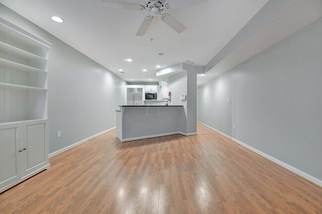 Foto del edificio - 1360 Kenyon St NW