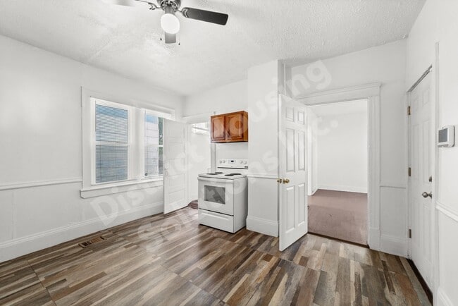 Building Photo - 8302 Sowinski Ave