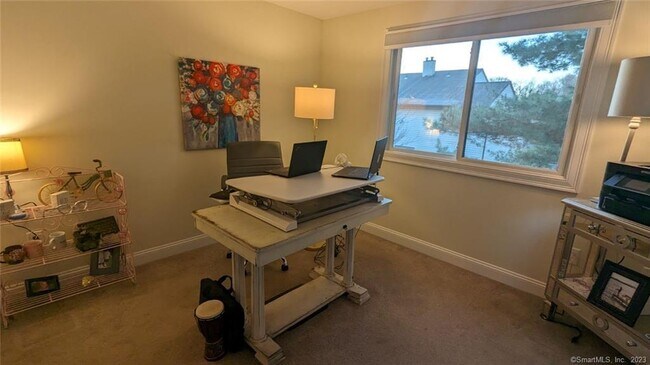 Building Photo - 15 Oak Forest Dr