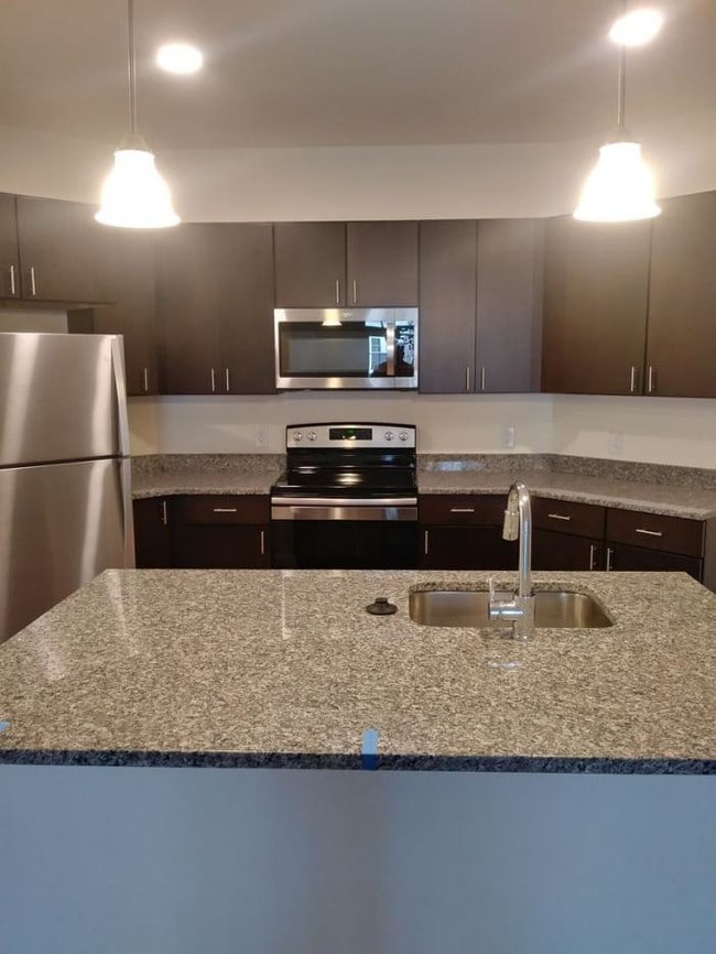 Building Photo - 2 bedroom in Weymouth MA 02190