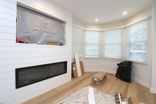 Foto del edificio - 213 N Jefferson Ave