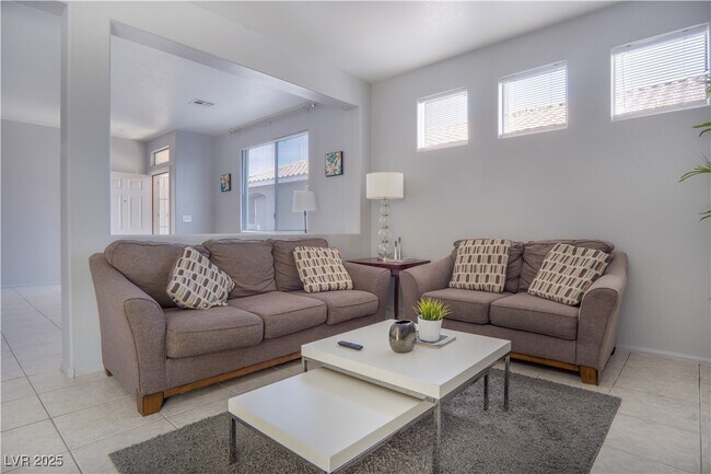 Foto del edificio - 2401 Predera Ave