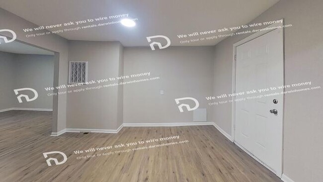 Foto del edificio - 8024 S Benton Ave