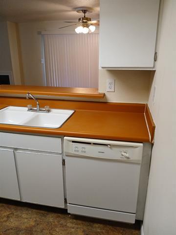 Building Photo - 7431 Holly Hill Dr