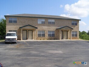 Building Photo - 1405 Van Zanten Ct